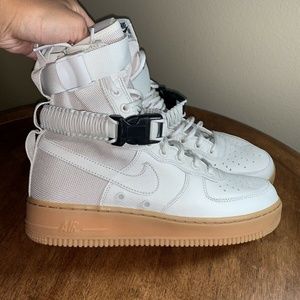 WOMENS SF AF1 AIR FORCE 1 HIGH LIGHT BONE Size 9.5